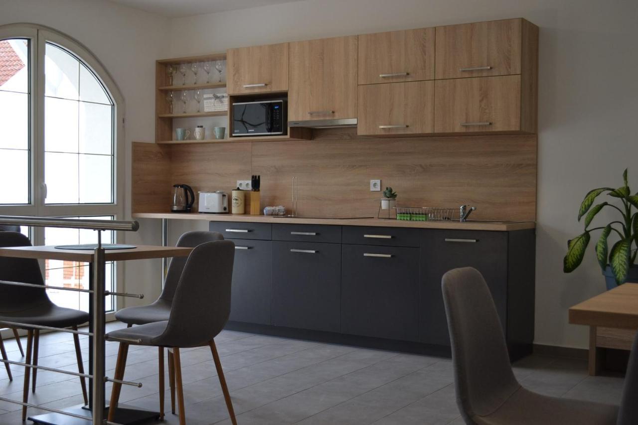 Fonix Design Rooms Дебрецен Экстерьер фото