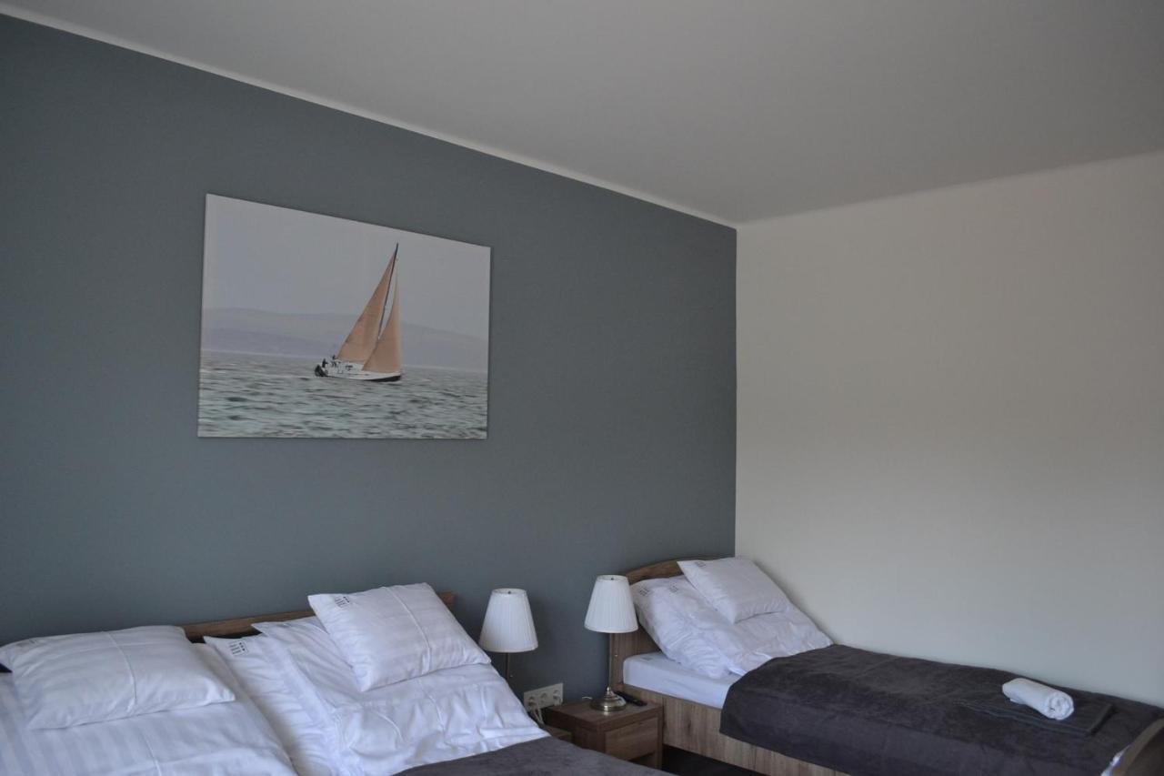 Fonix Design Rooms Дебрецен Экстерьер фото