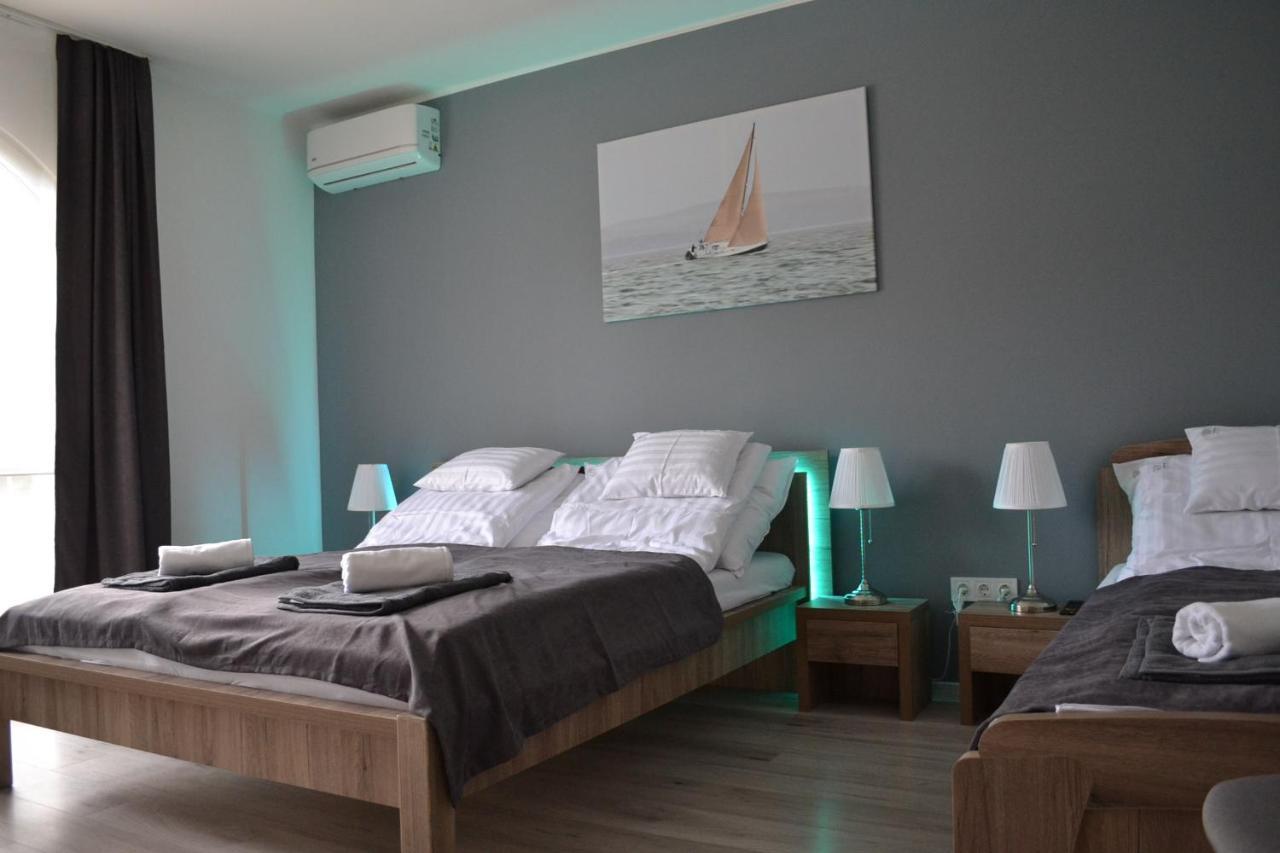 Fonix Design Rooms Дебрецен Экстерьер фото