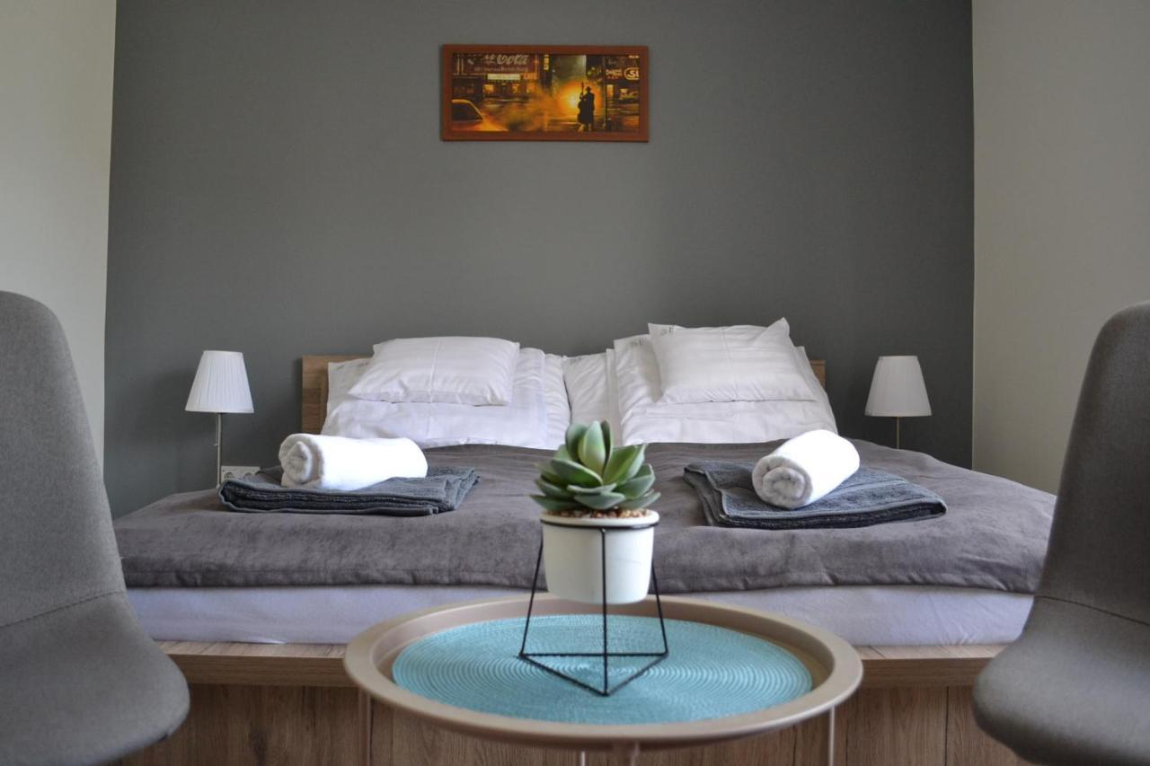Fonix Design Rooms Дебрецен Экстерьер фото