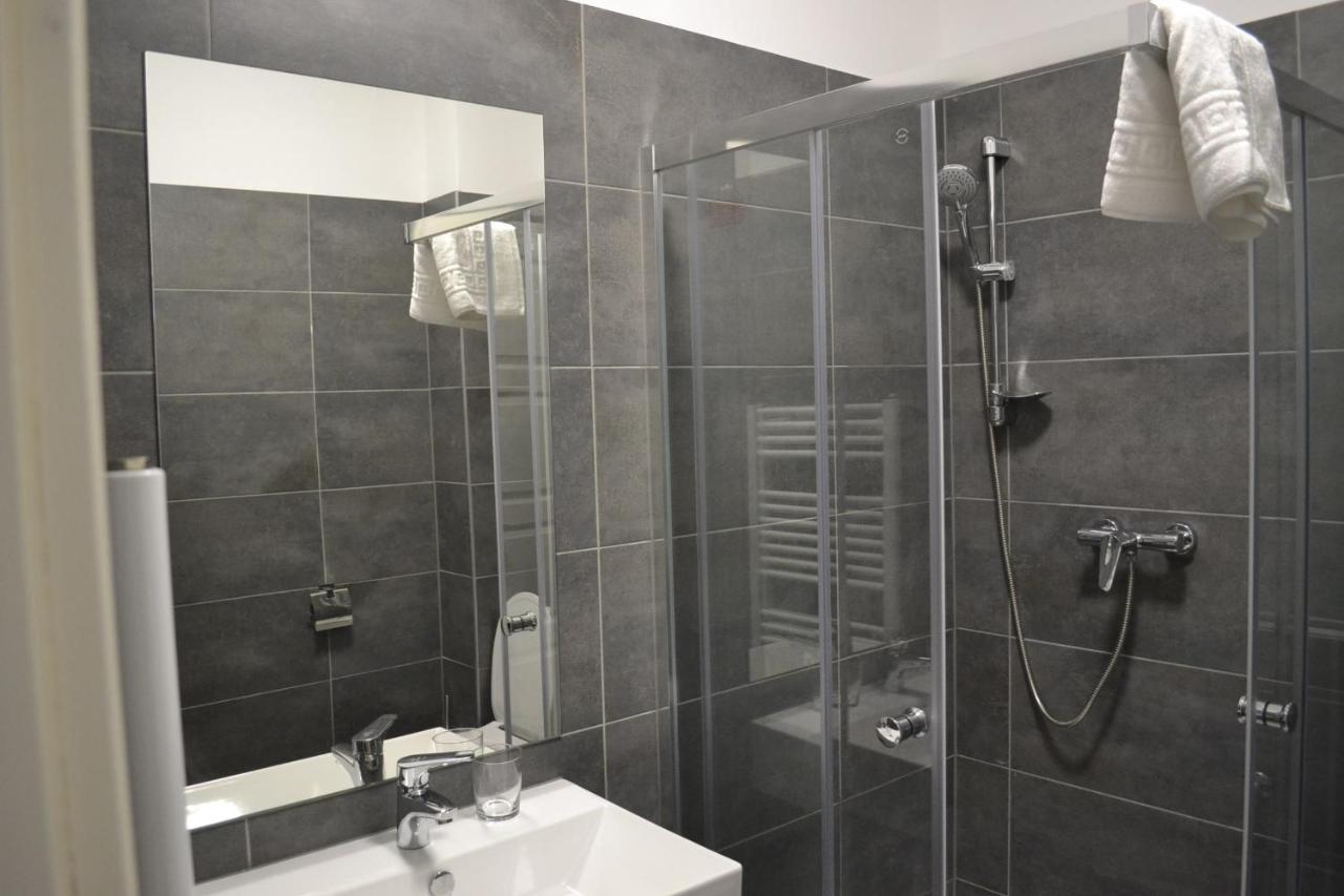 Fonix Design Rooms Дебрецен Экстерьер фото