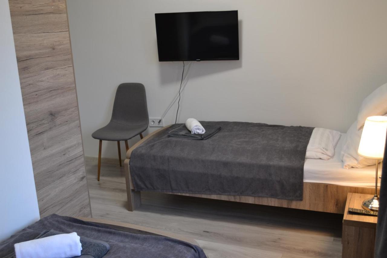 Fonix Design Rooms Дебрецен Экстерьер фото