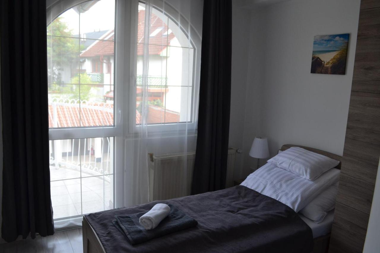 Fonix Design Rooms Дебрецен Экстерьер фото