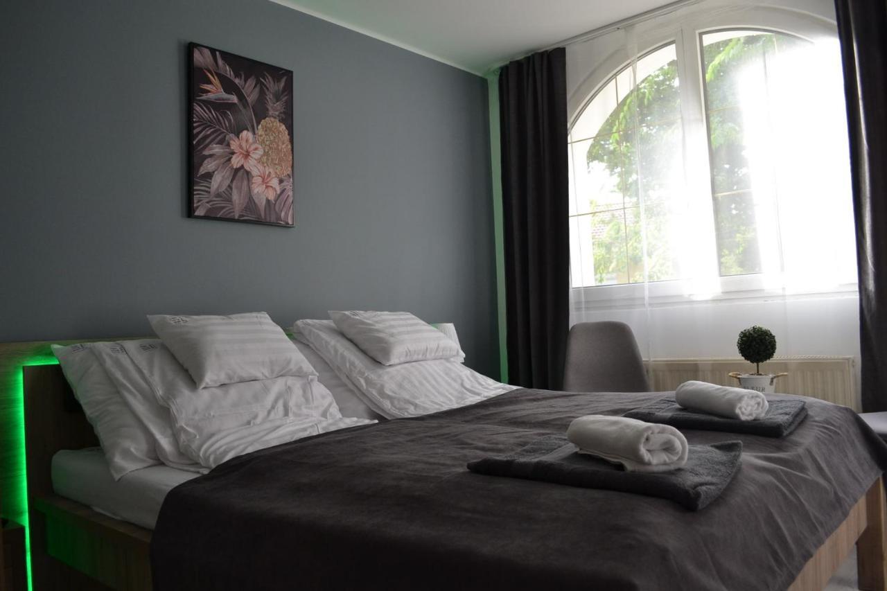 Fonix Design Rooms Дебрецен Экстерьер фото