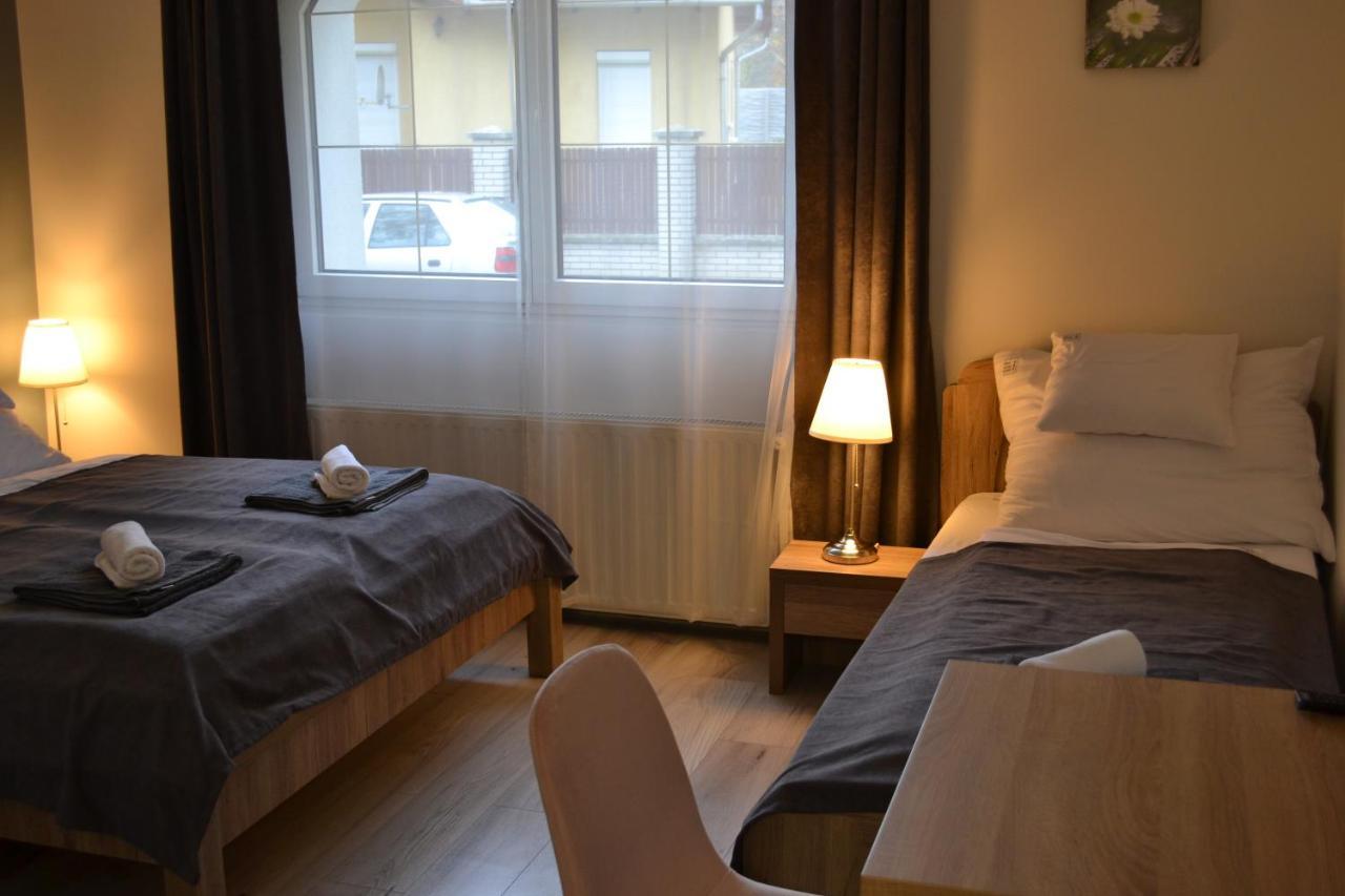 Fonix Design Rooms Дебрецен Экстерьер фото